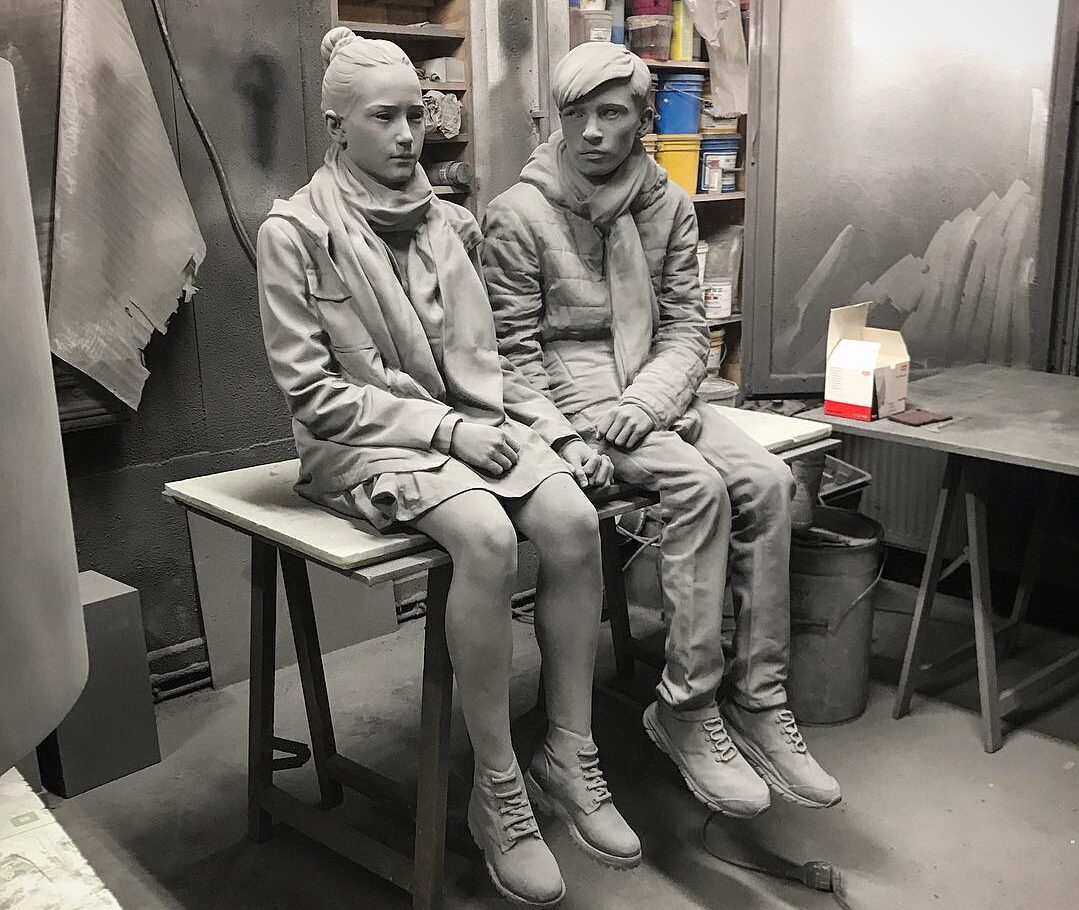 Hans Op De Beeck S Life Like Gray Sculptures Look Frozen In Time