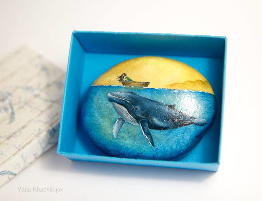 Artist Creates Miniature Paintings on Stones