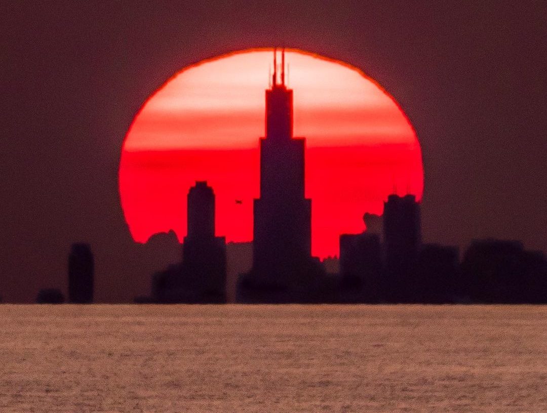 This Amazing Phenomenon Allows You to See Chicago From 50 Miles Away