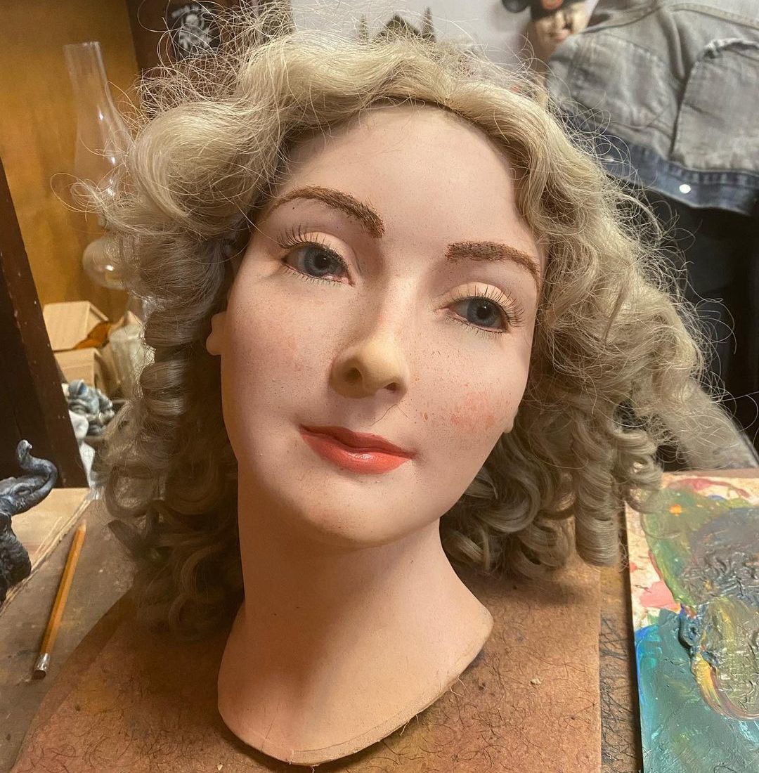 artist-takes-wax-figures-and-revives-them-https-everydaymonkey